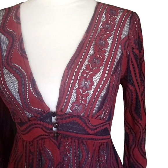 Jealous Tomato Floral Lace Button Closure Cardigan / Cover Up Size Small - Picture 4 of 10